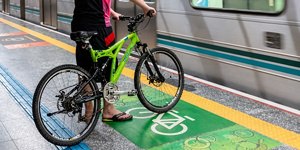 Veja como levar e guardar bicicletas no transporte público de SP