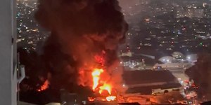 VÍDEO: incêndio mobiliza bombeiros por cerca de dez horas em SP