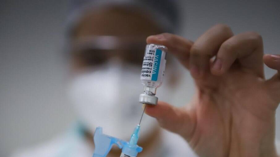 Covid-19: Ministério da Saúde testa meia dose de vacina como reforço