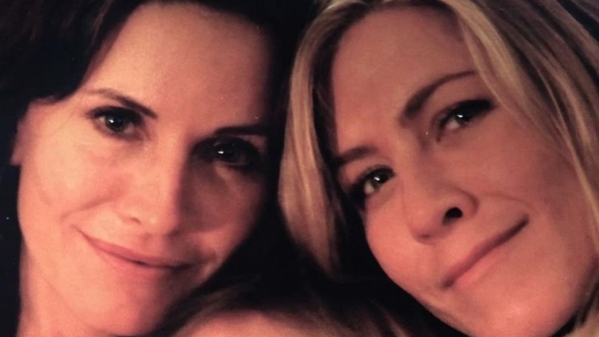 Courteney Cox comemora 60 anos e recebe homenagem de Jennifer Aniston