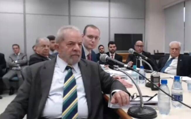 Depoimento de Lula ao juiz federal Sérgio Moro durou quase cinco horas