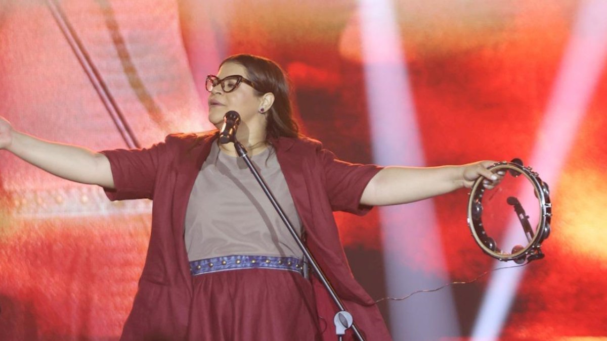 Midian Lima celebra tradição pentecostal com medley de 'Corinhos de Fogo' Midian Lima celebra tradição pentecostal com medley de 'Corinhos de Fogo'