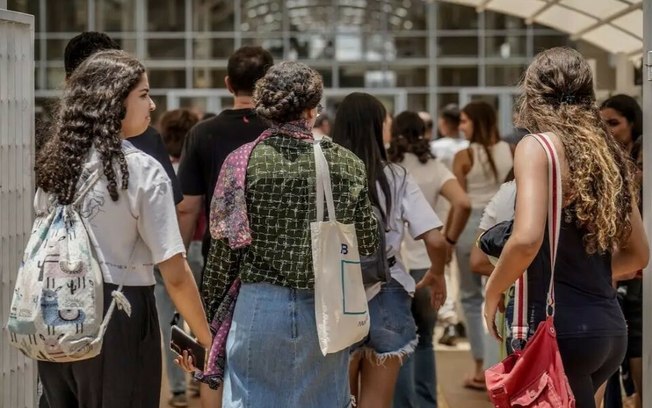 Prazo para pagar taxa de inscrição do Enem termina nesta quarta-feira