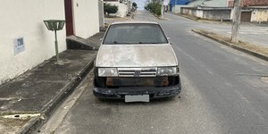 Carro abandonado na rua pode gerar multa e remoção