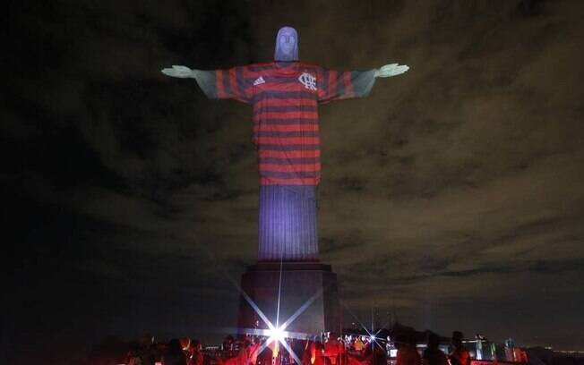 Cristo Redentor com a camisa do Flamengo