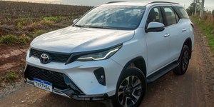 Toyota SW4: estilo raiz mantém o sucesso, apesar do preço alto