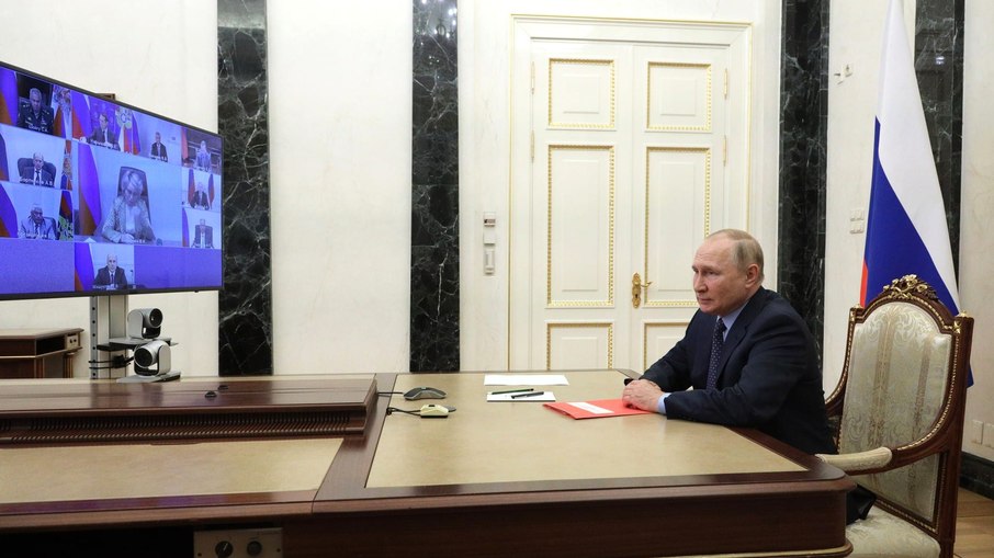 Putin assina decreto para aumentar número de militares