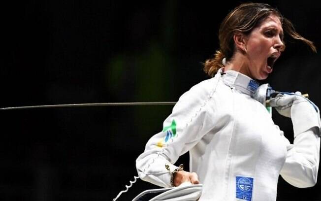 Esgrima: Depois de frustração olímpica, Nathalie Moellhausen começa ano com ‘nova identidade’