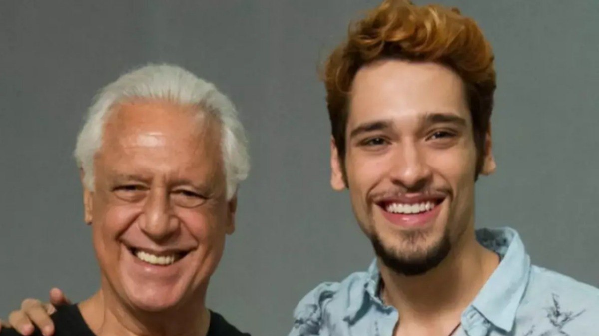 Bruno está incomodado com escalação de Juliano Floss Bruno está incomodado com escalação de Juliano Floss