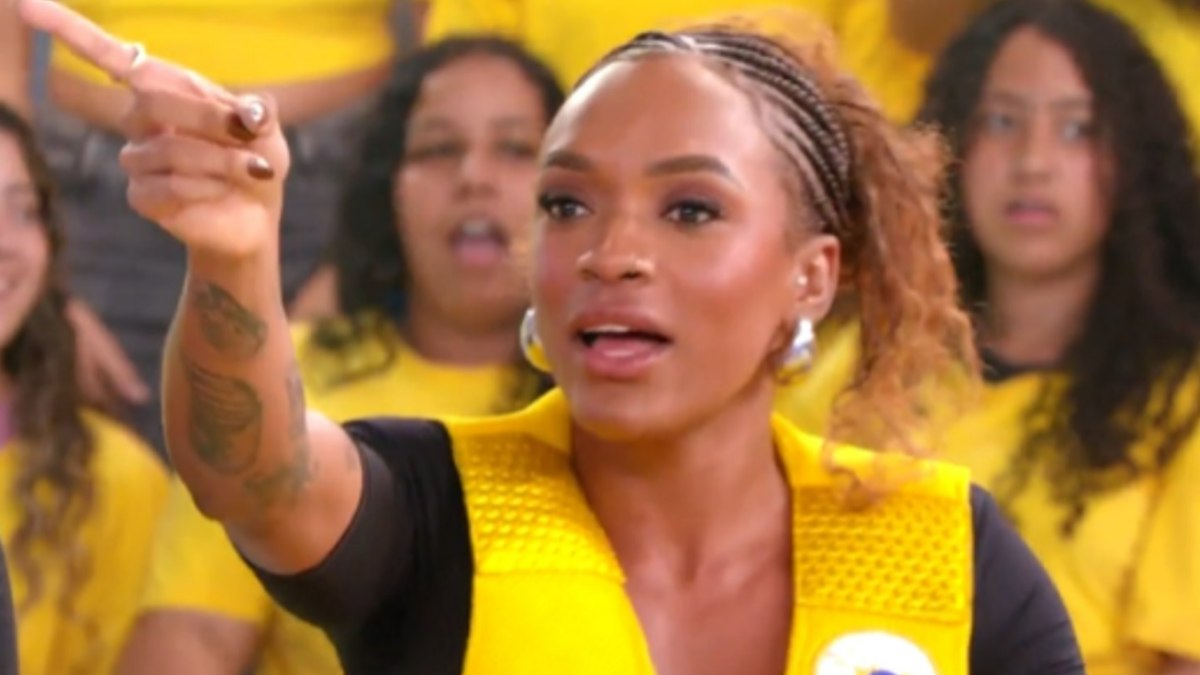 Patrícia Ramos questiona pergunta no Domingo Legal Patrícia Ramos questiona pergunta no Domingo Legal