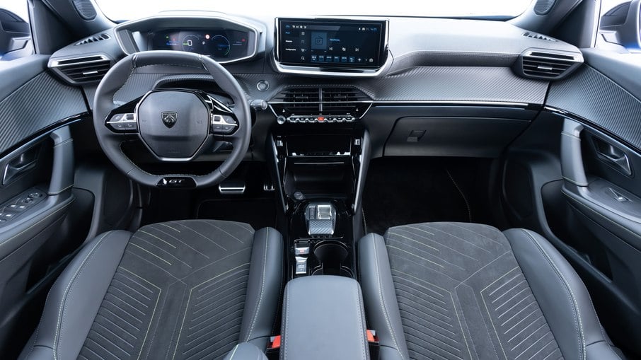 Interior do Peugeot E-2008 já é conhecido de outros modelos