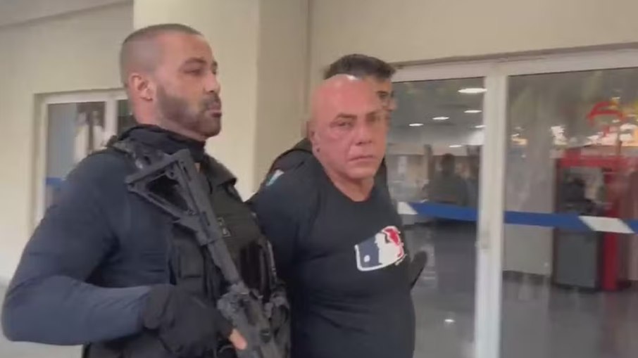 Celsinho da Vila Vintém foi preso pela Polícia Civil Celsinho da Vila Vintém foi preso pela Polícia Civil