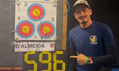 Marcus D'Almeida acerta pódio no Mundial indoor de tiro com arco