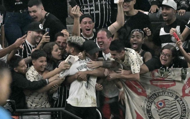 Corinthians atropelou o Nacional-PAR nesta terça (9)