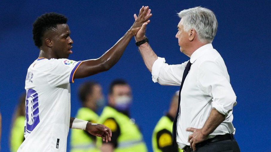 Técnico do Real Madrid, Carlo Ancelotti exaltou Vinícius Jr. após goleada na Champions