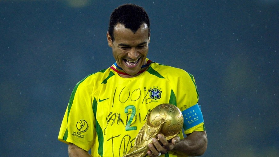 Até domingo, Cafu é o único jogador a entrar em campo em três finais de Copa