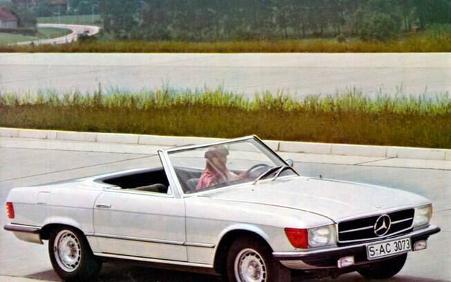 Primeiro Mercedes SL com motor V8 completa 50 anos de história