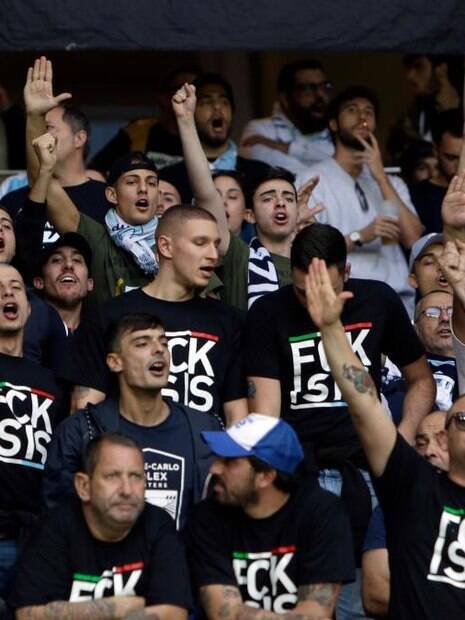 Torcida da Lazio é conhecida por entoar cânticos racistas na Itália; o caso mais famoso foi contra Koulibaly em 2018 torcida da lazio