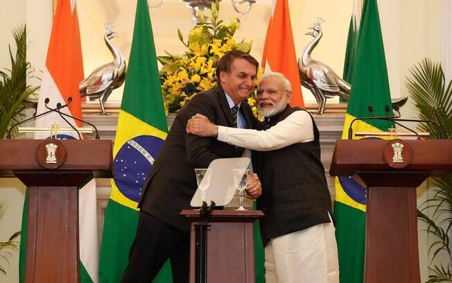Bolsonaro e Narenda Modi anunciaram acordo neste sábado (25)