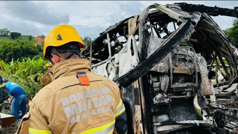 Corpo de Bombeiros precisou intervir para socorro de vítimas e retirada dos corpos