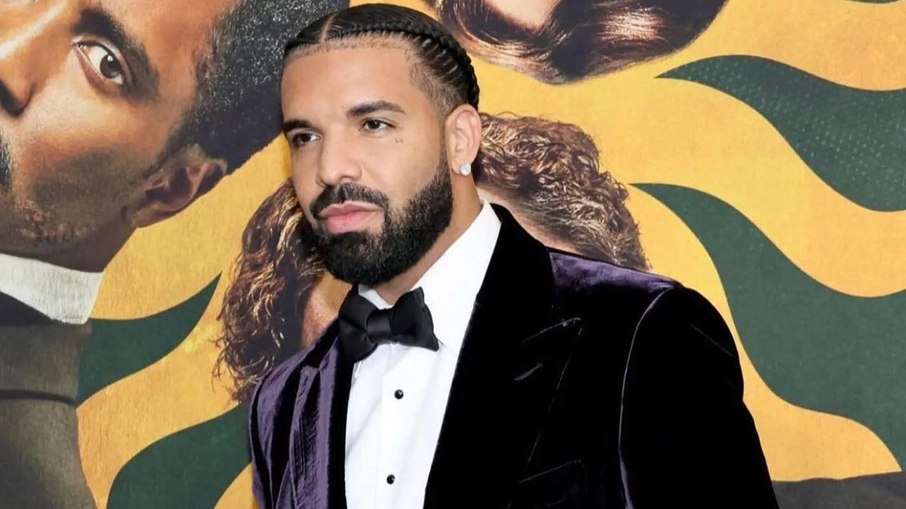 Drake censura nome de outros artistas em line-up 