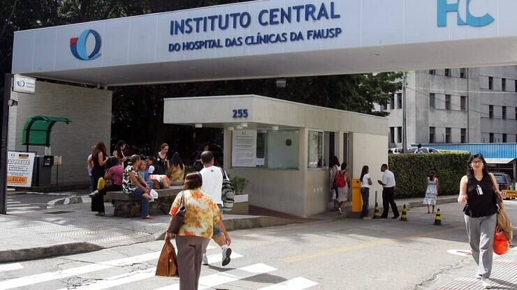Funcionários de baixa renda do HC foram sete vezes mais infectados que médicos