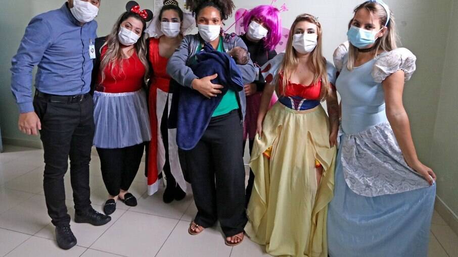 A Clowzando Amor é uma ONG sem fins lucrativos.