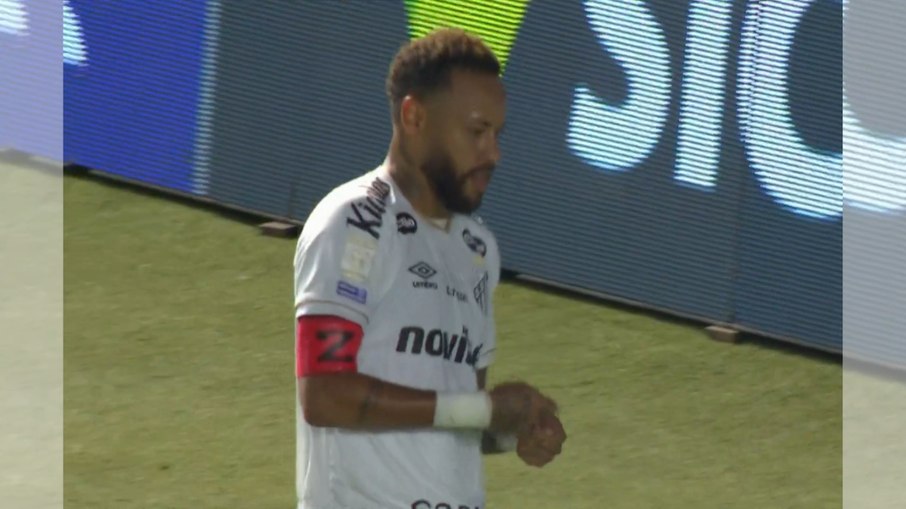 Neymar comemora gol distribuindo cartas Neymar comemora gol distribuindo cartas