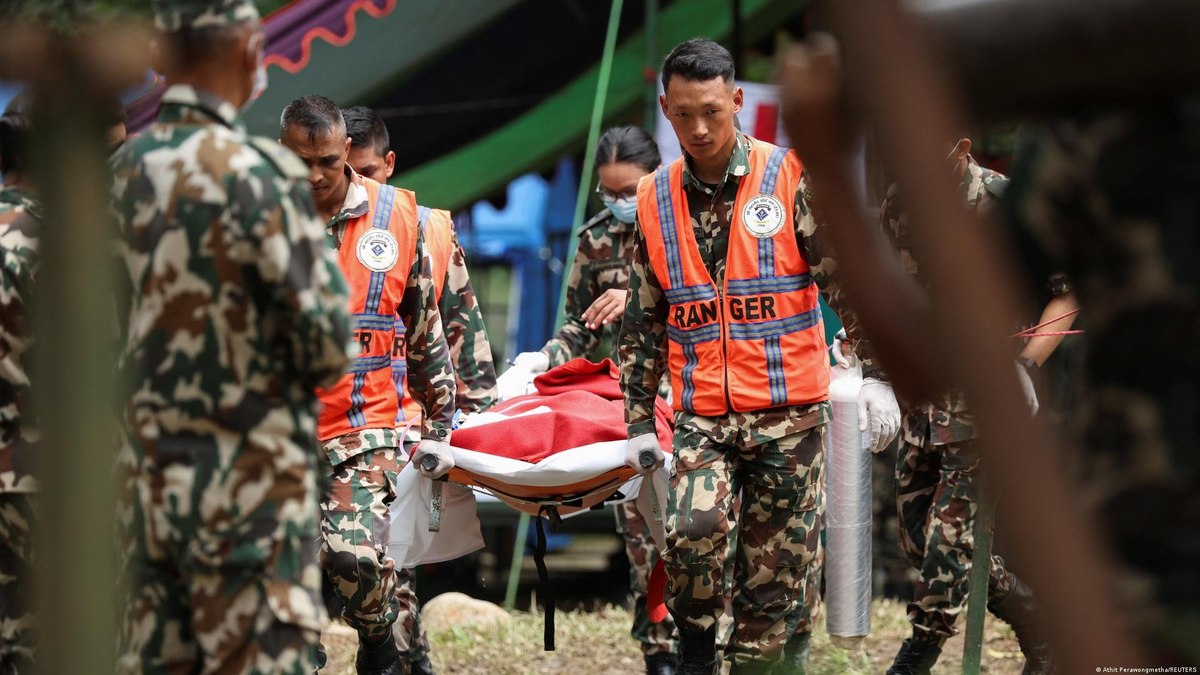 Após nove dias, dois trabalhadores são resgatados de túnel no Nepal - QTU Questões do Universo