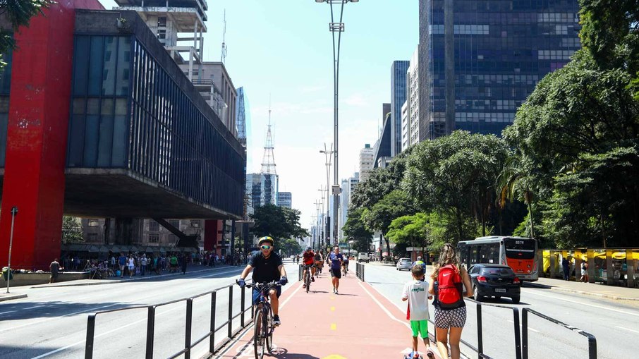 Bicycle trail on Avenida Paulista