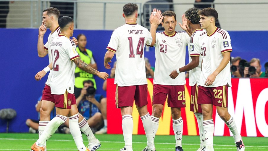 Espanha venceu a França por 2 a 0 e se classificou para a final da Copa do Mundo Espanha venceu a França por 2 a 0 e se classificou para a final da Copa do Mundo