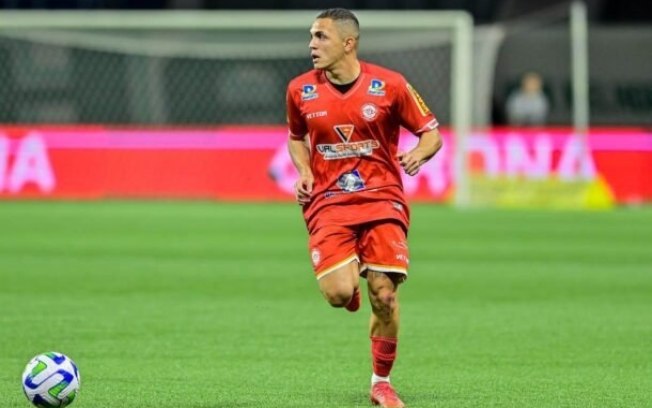 Marcelinho chega para o Santos para empréstimo de uma temporada Marcelinho chega para o Santos para empréstimo de uma temporada