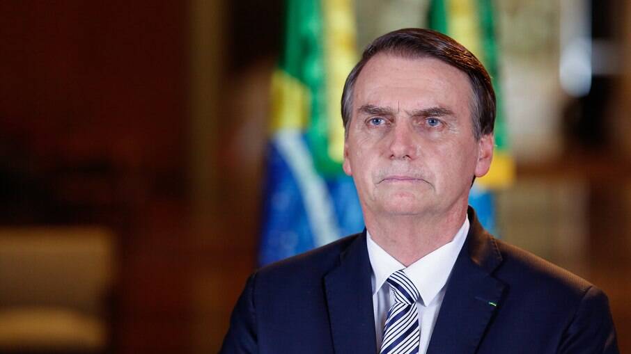 Bolsonaro diz que 'poderio ditatorial' na internet favorece esquerda