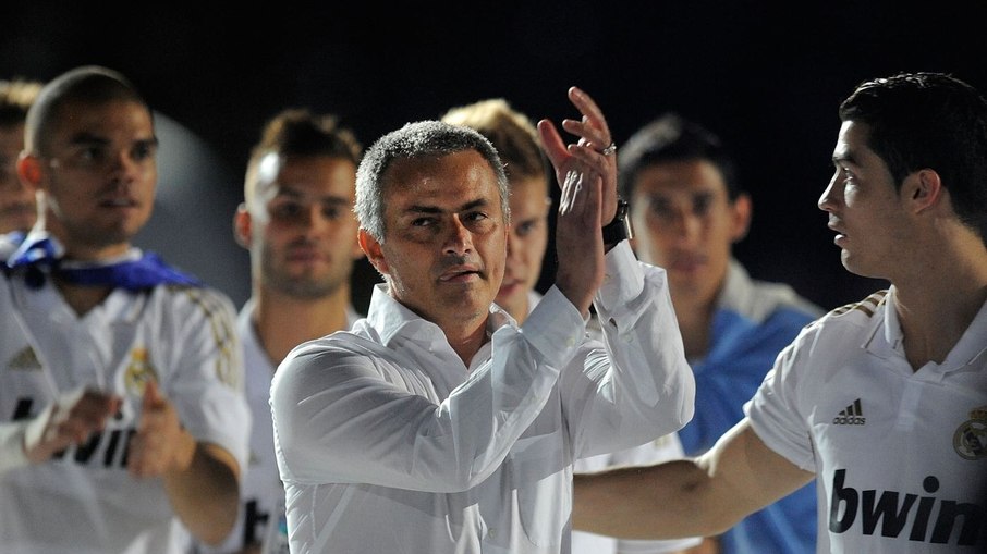 José Mourinho em passagem pelo Real Madrid entre 2010 e 2013 José Mourinho em passagem pelo Real Madrid entre 2010 e 2013