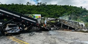 MG: carreta que matou 39 tinha excesso de peso e velocidade