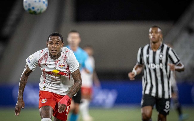 Wallace Yan comemora o gol do Bragantino durante o empate com o Botafogo, pelo Campeonato Brasileiro Wallace Yan comemora o gol do Bragantino durante o empate com o Botafogo, pelo Campeonato Brasileiro