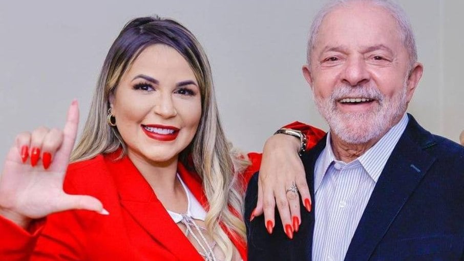 Deolane é apoiadora de Lula