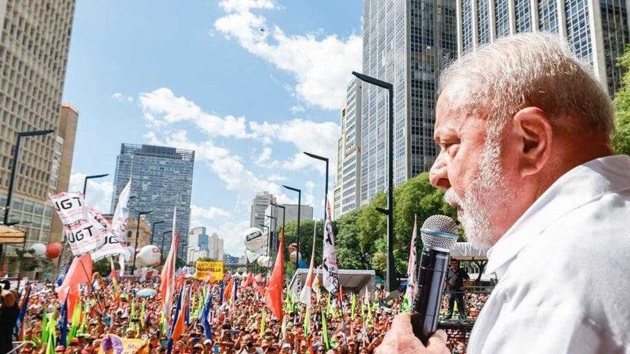 Lula em evento das centrais sindicais em São Paulo