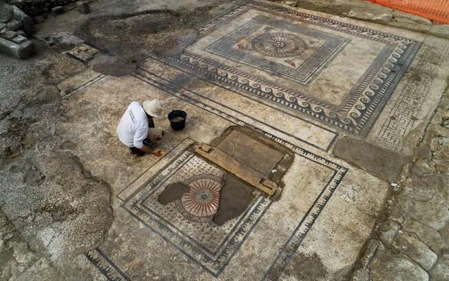 Equipe de arqueologia continuará a escavar e restaurar a cidade Romana pelos próximos quatro meses