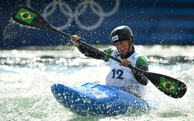 Ana Sátila durante a competição do caiaque cross na canoagem slalom dos Jogos Olímpicos de Paris