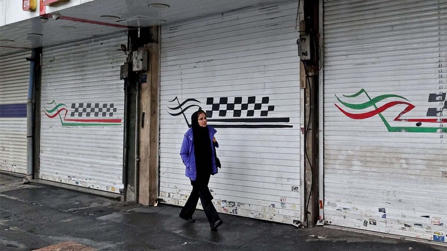 Lojas iranianas aderiram à greve convocada por manifestantes