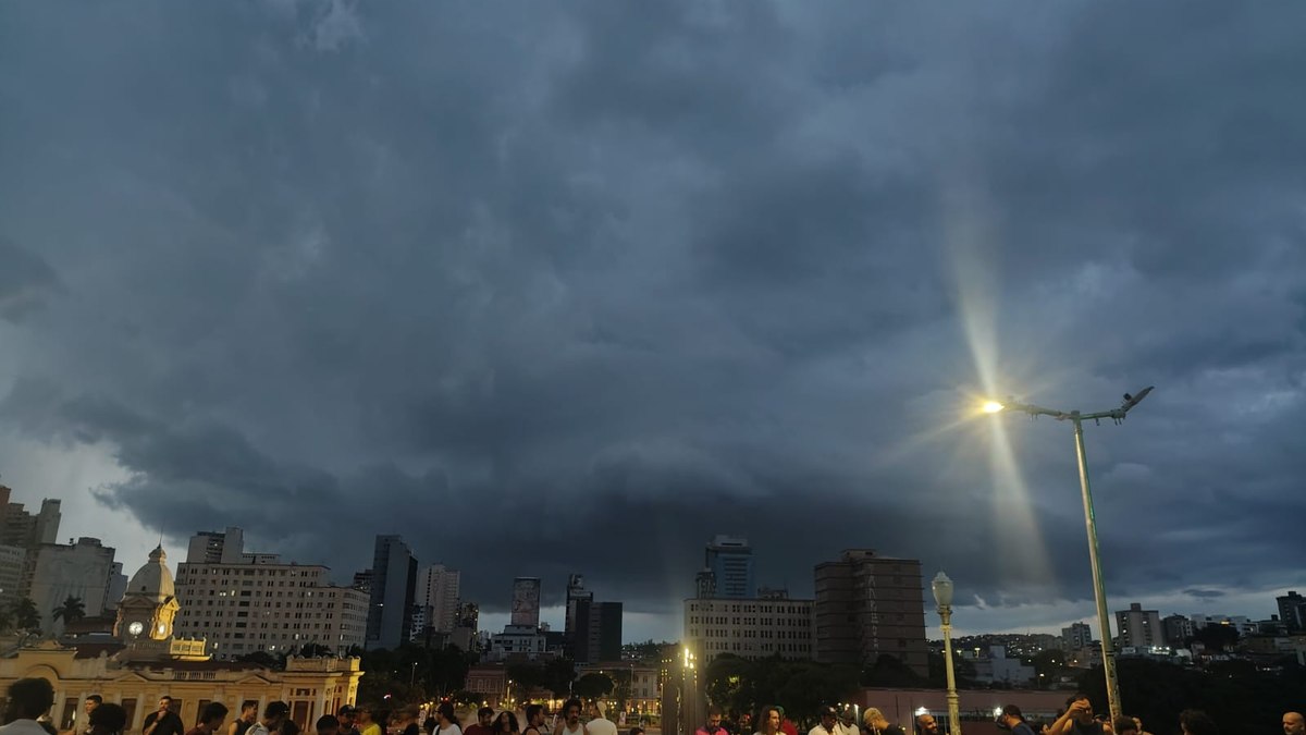 Defesa Civil alerta para possibilidade de granizo em Belo Horizonte Defesa Civil alerta para possibilidade de granizo em Belo Horizonte