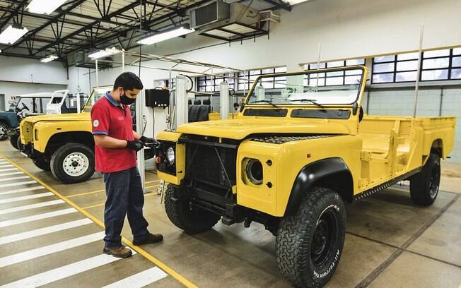 Jaguar Land Rover passa a restaurar modelos clássicos no Brasil