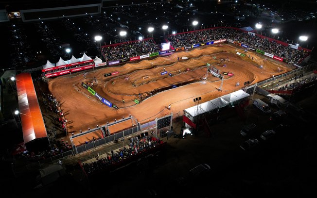 Norte-americano vence a primeira etapa do Arena Cross Brasil