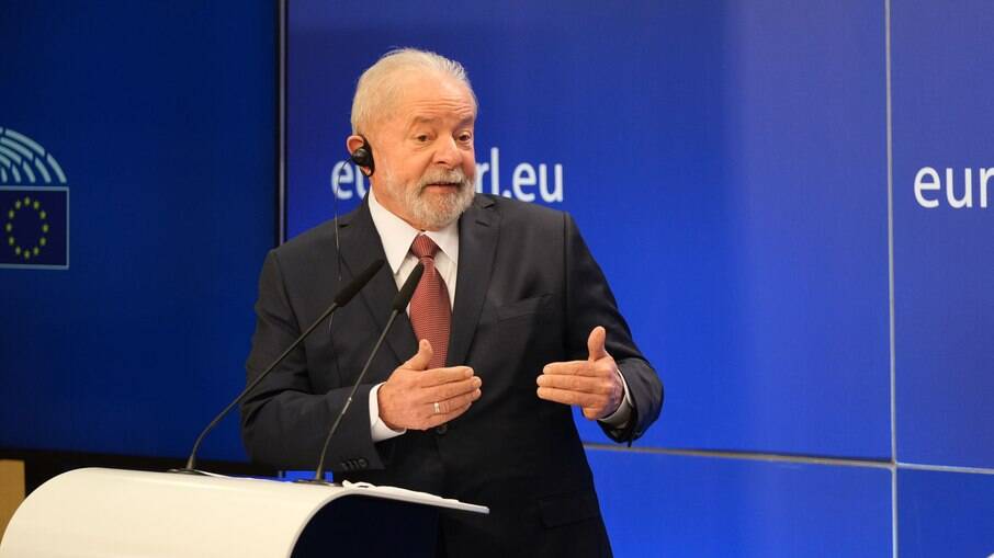 Lula defende regulamentação da internet e tributação de plataformas digitais