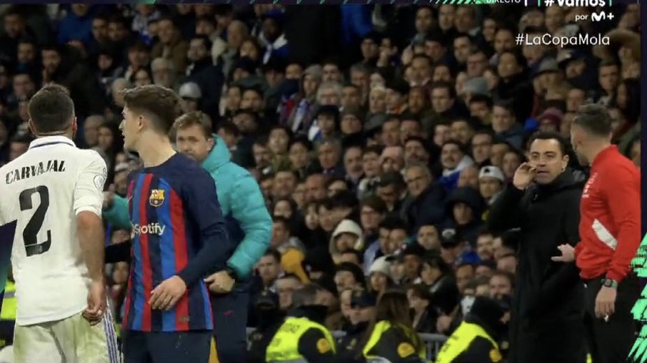Carvajal e Xavi tiveram discussão quente durante Real Madrid x Barcelona