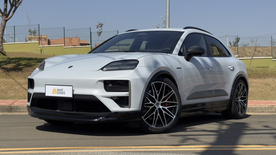 Porsche Macan Turbo EV 2025
