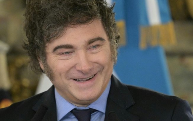 O presidente argentino, Javier Milei, sorri em evento na Casa Rosada, em Buenos Aires, em 20 de novembro de 2024