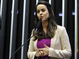 A deputada Shéridan (RR) votou a favor do impeachment de Dilma Rousseff, mas faz oposição a Michel Temer