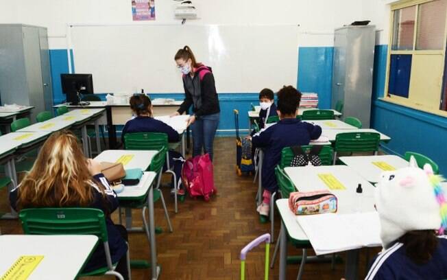 Justiça decide pelo afastamento de 185 servidores da Educação de Campinas